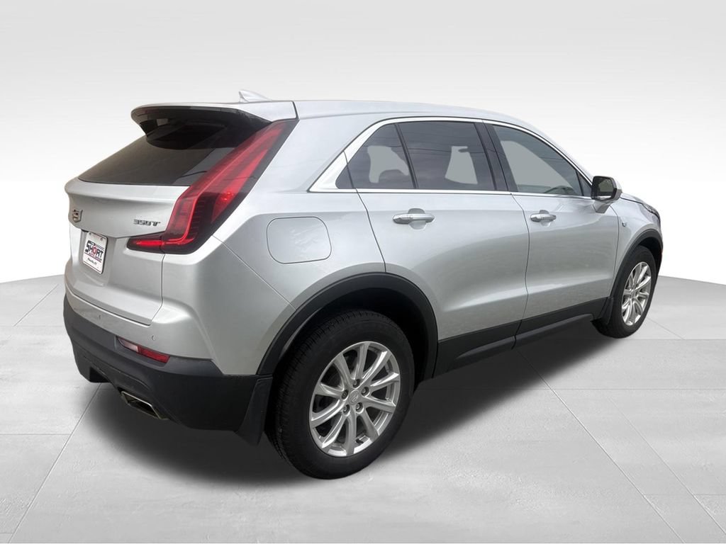Used 2022 Cadillac XT4 Luxury w/ Trailering Package AWD/4WD image 9