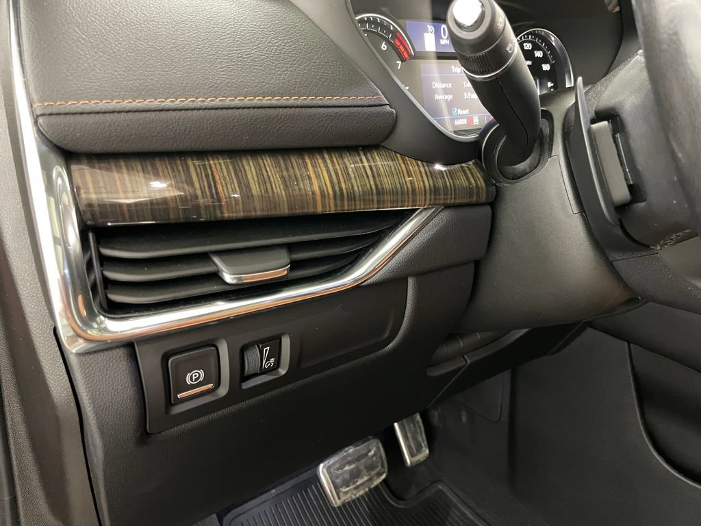 Certified 2019 Cadillac XT4 Premium Luxury AWD/4WD image 31