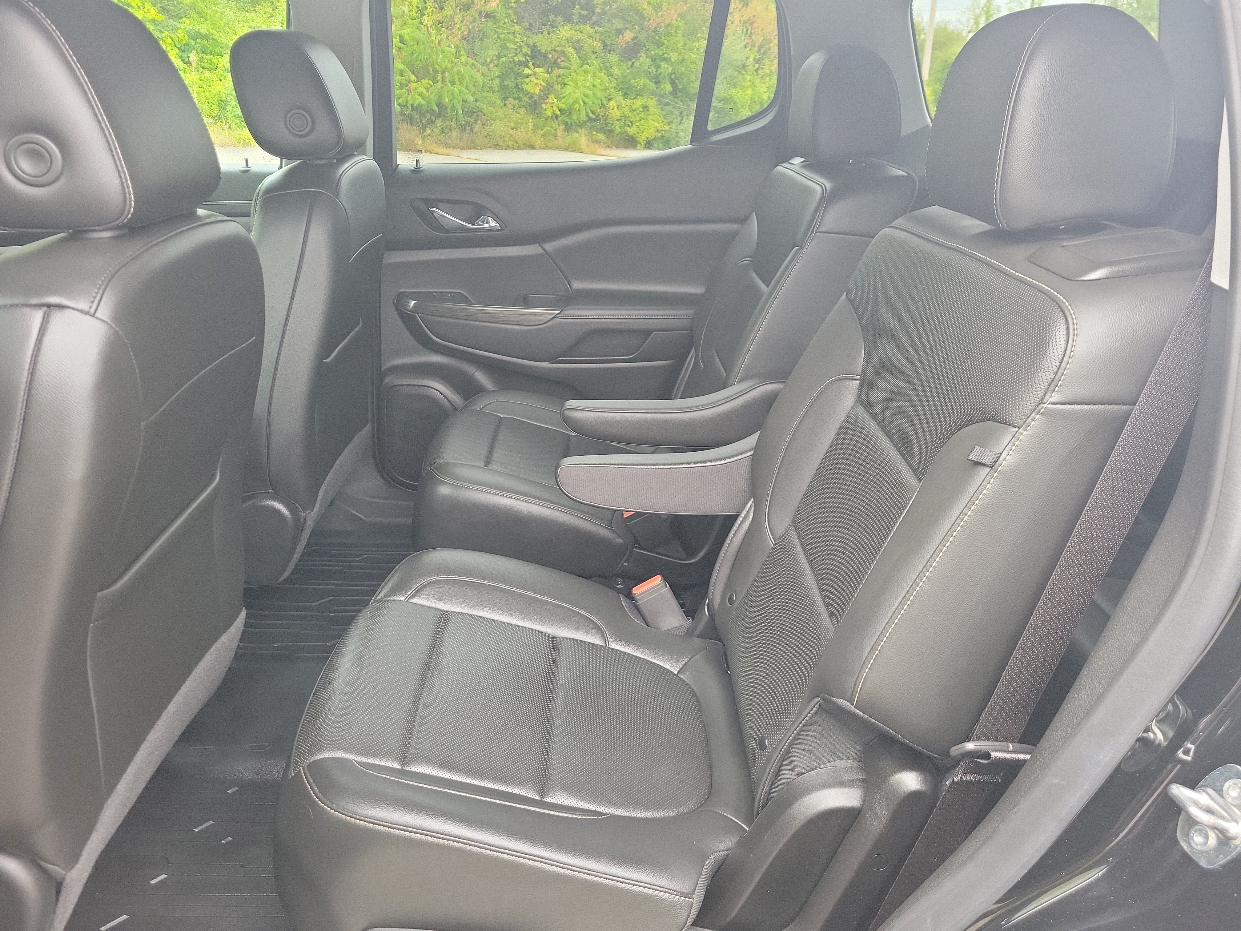 Used 2023 GMC Acadia SLT w/ Trailering Package AWD/4WD image 16