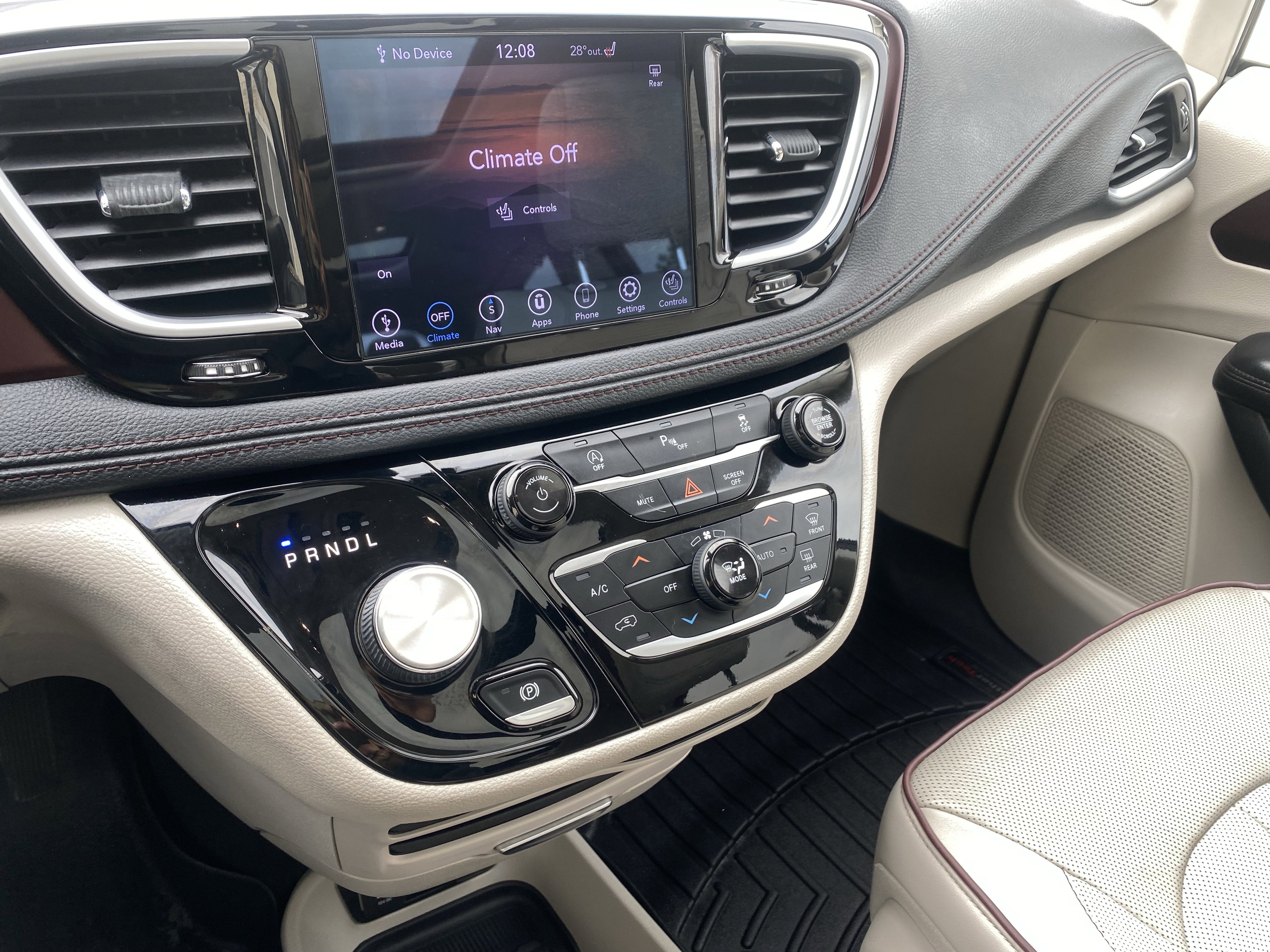 Used 2020 Chrysler Pacifica Limited image 14