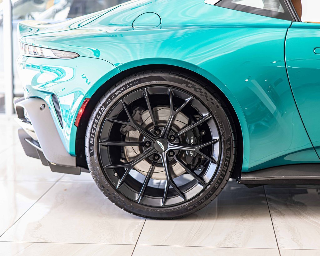 Used 2025 Aston Martin V8 Vantage Coupe image 11