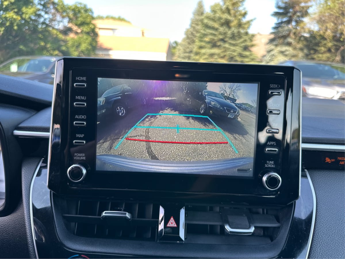 Used 2020 Toyota Corolla LE FWD image 25