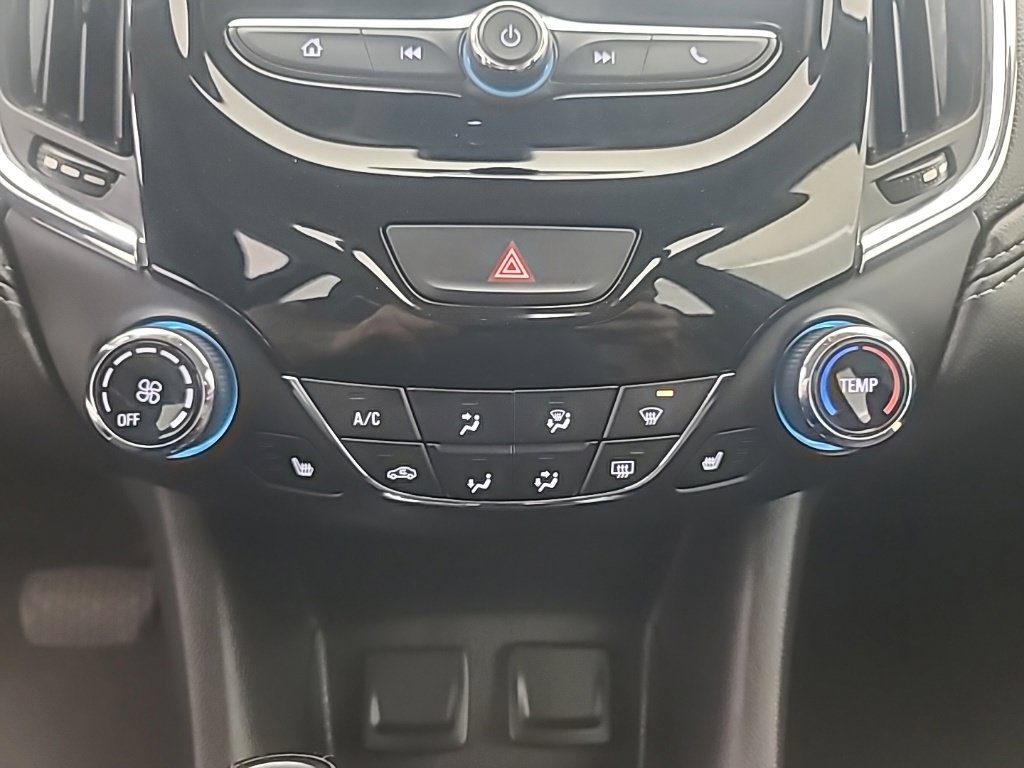 Used 2017 Chevrolet Cruze Premier FWD image 33