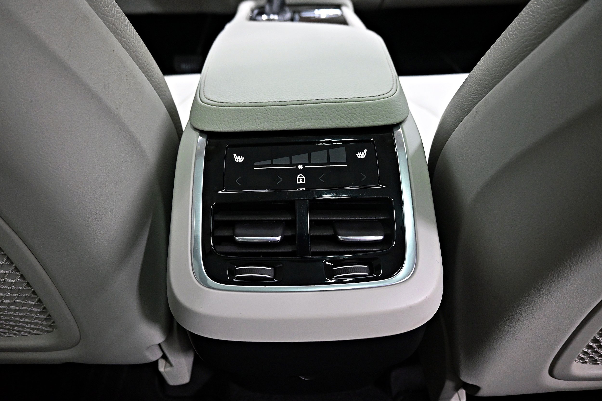 Used 2019 Volvo XC90 T6 Momentum w/ Advanced Package AWD/4WD image 31