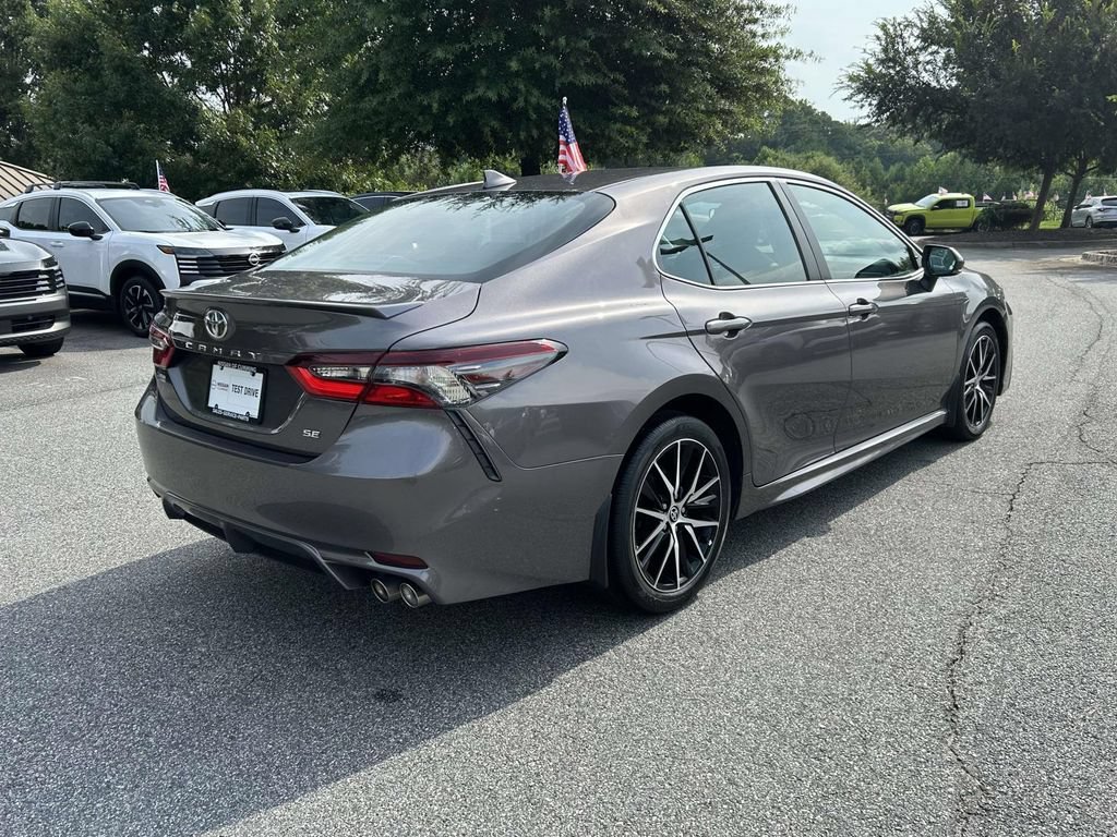 Used 2023 Toyota Camry SE FWD image 5