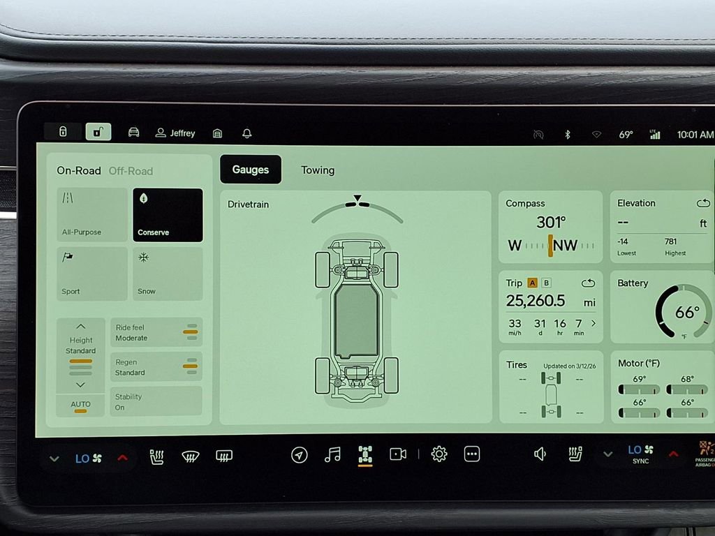 Used 2024 Rivian R1S Adventure image 36