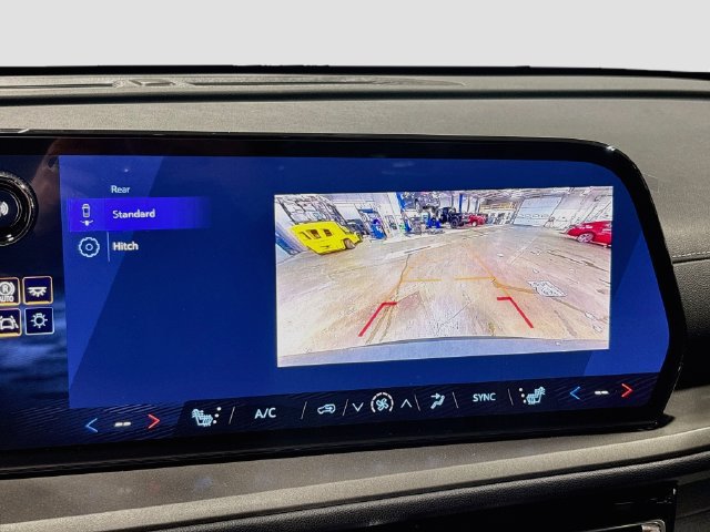 New 2027 Chevrolet Traverse LT w/ LPO, Floor Liner Package FWD image 15