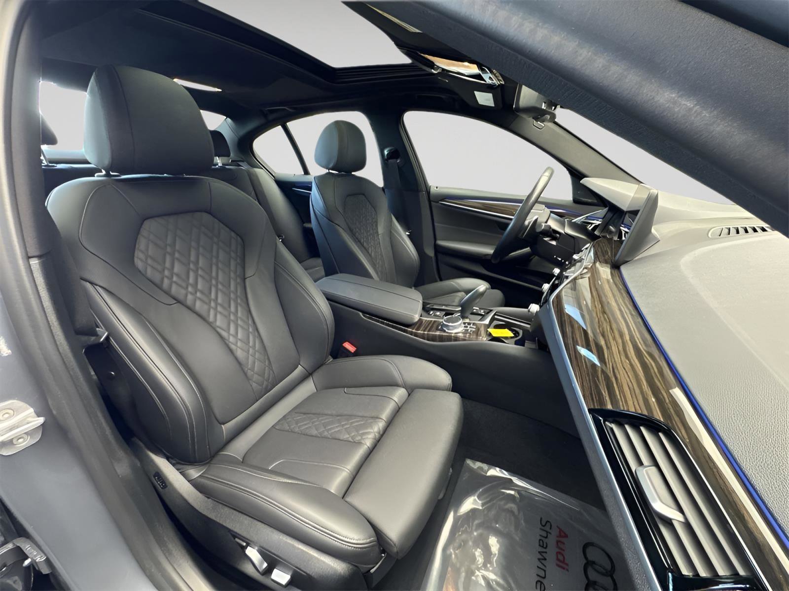 Used 2021 BMW 530i xDrive 530i xDrive w/ Premium Package image 27