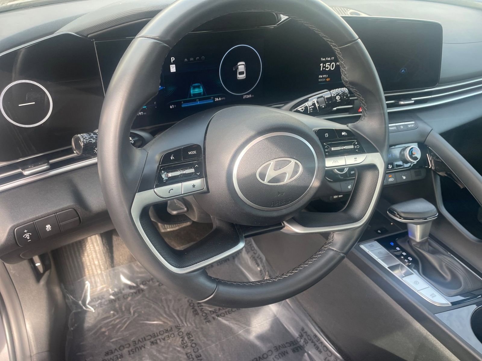 Used 2025 Hyundai Elantra SEL image 27