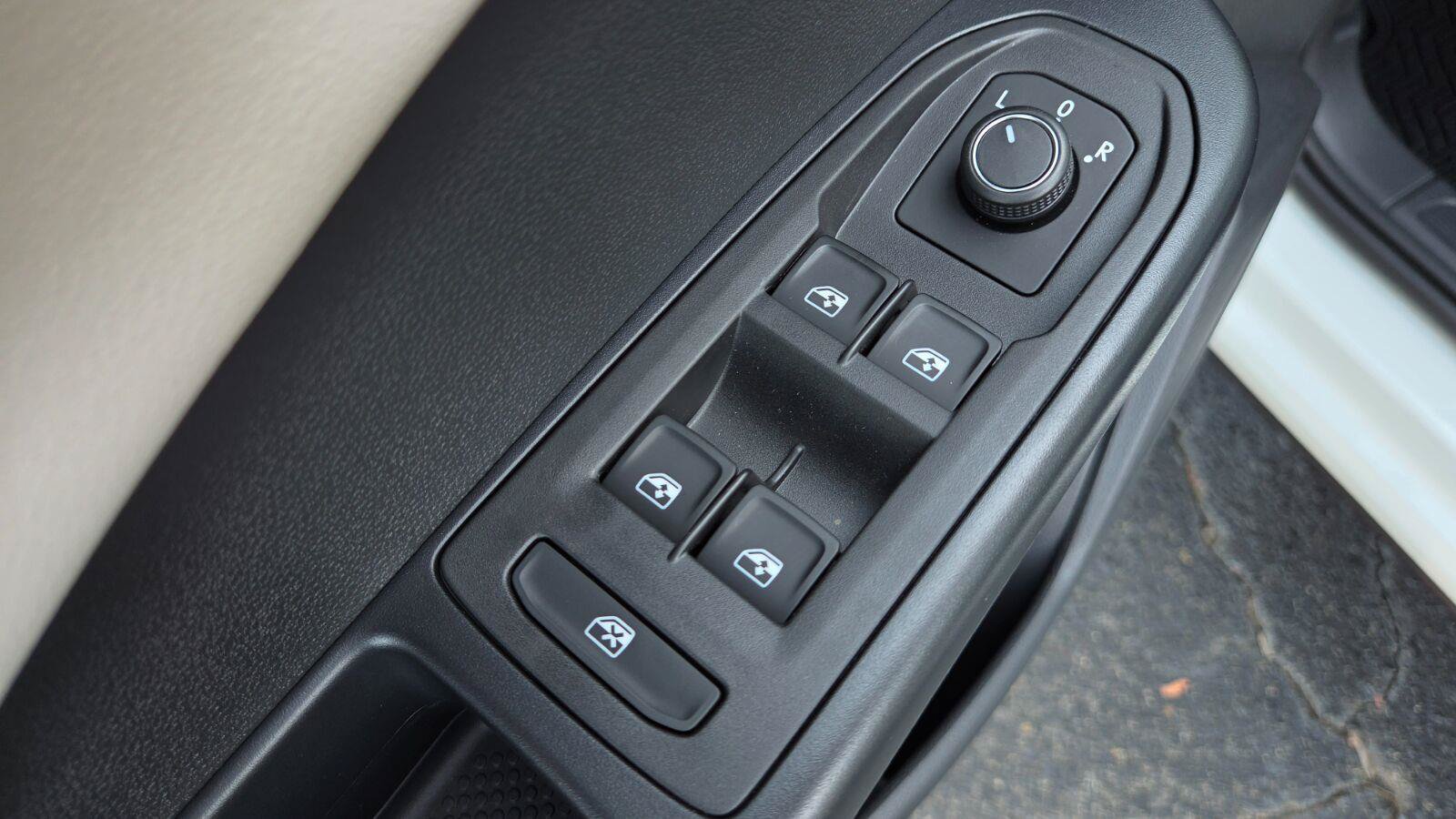 New 2027 Volkswagen Taos S FWD image 20