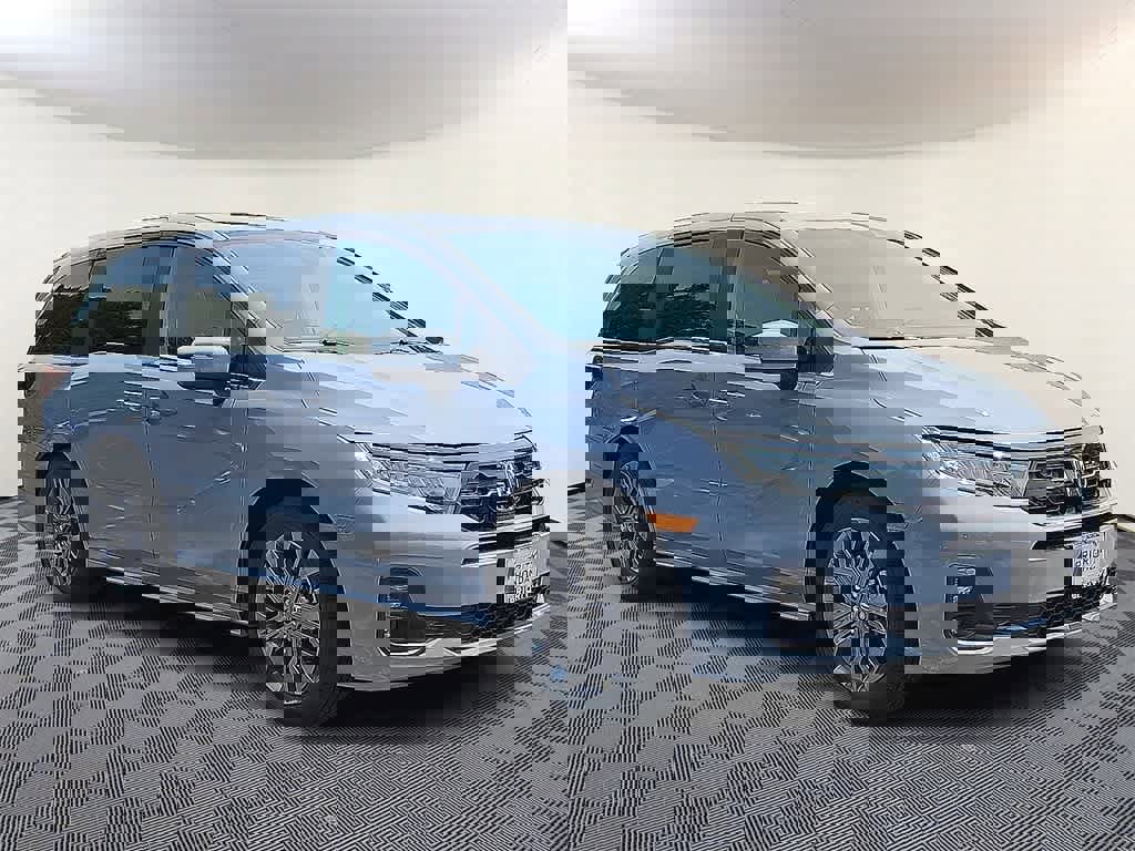 New 2026 Honda Odyssey Touring image 2