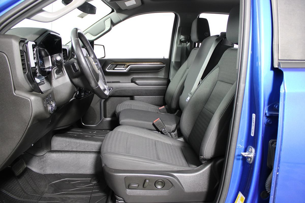 Used 2022 Chevrolet Silverado 1500 LT AWD/4WD image 6