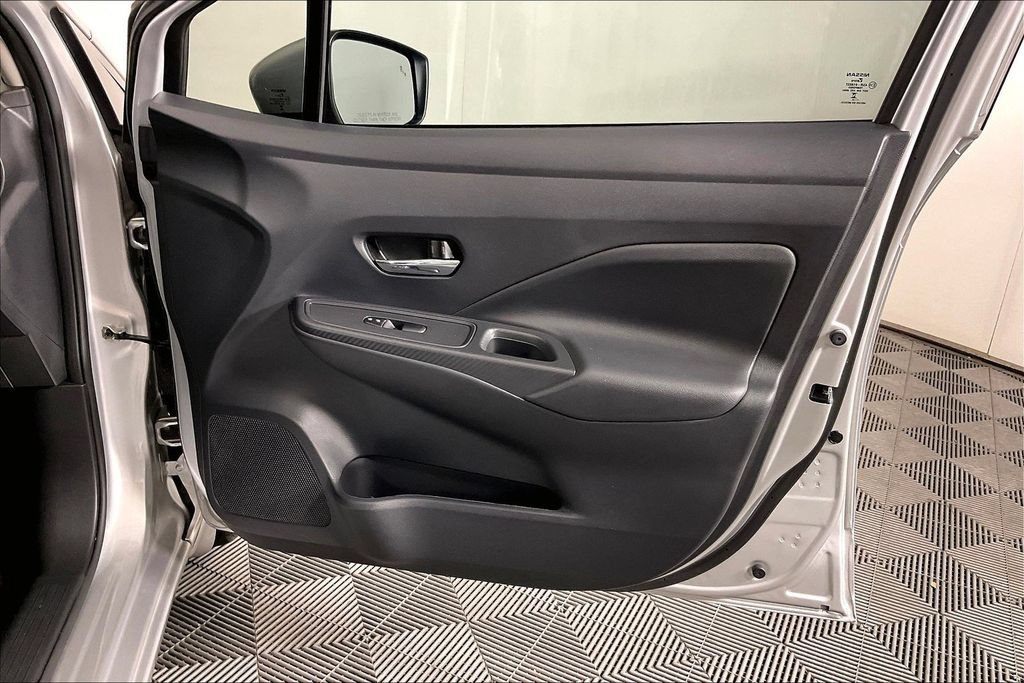 Used 2025 Nissan Versa SV w/ Trunk Package FWD image 22