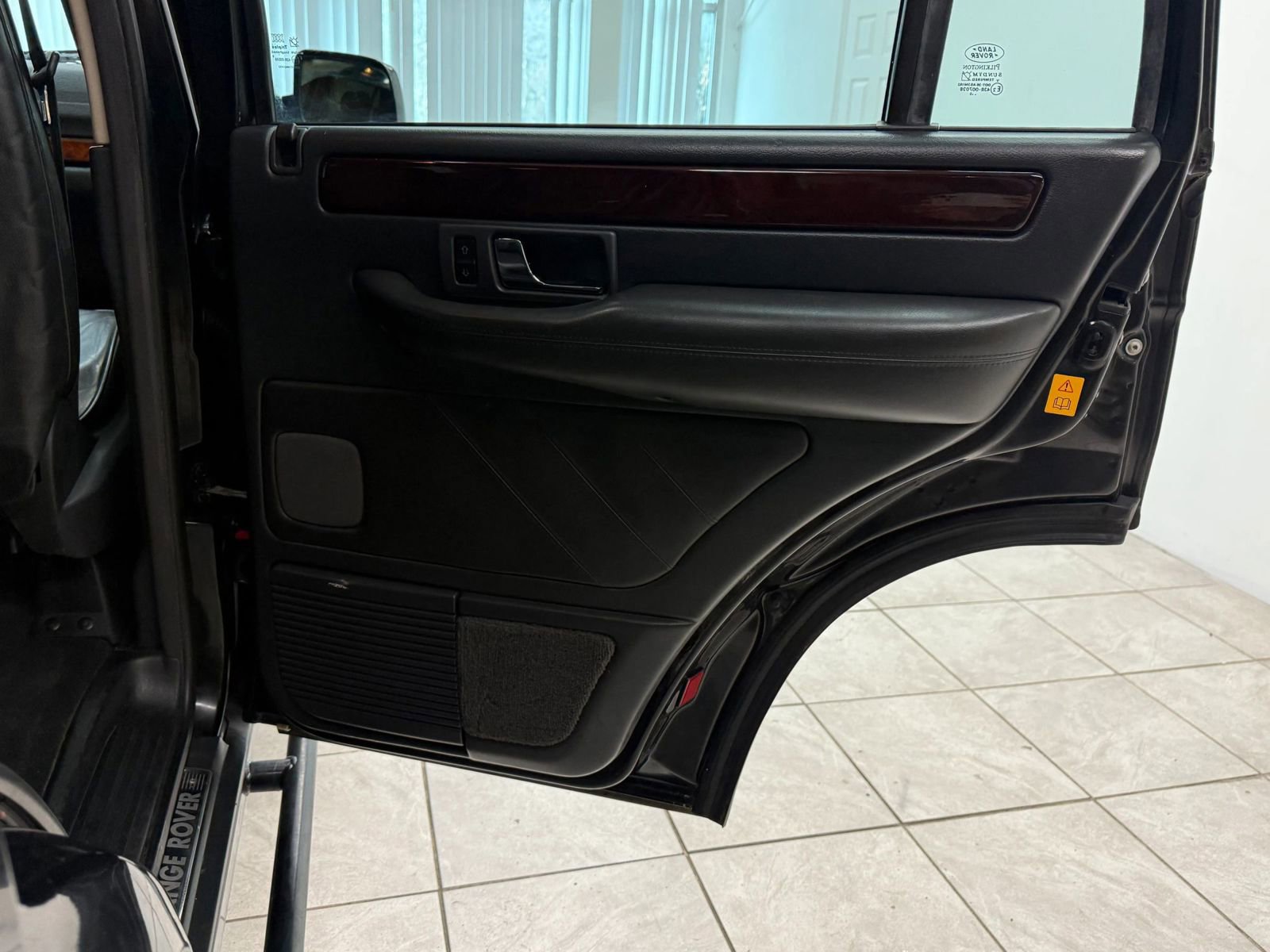 Used 2001 Land Rover Range Rover HSE image 18