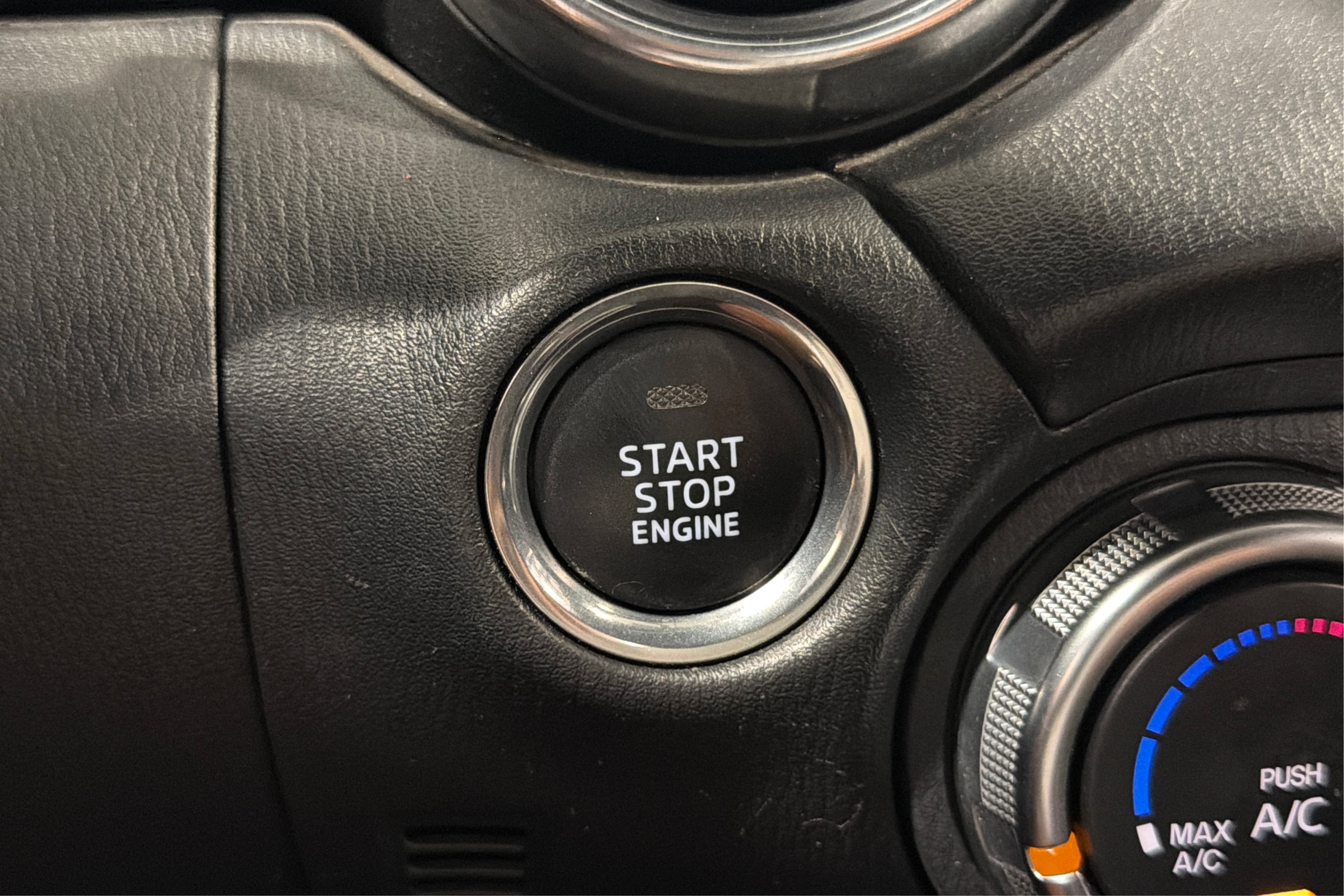 Used 2017 FIAT 124 Spider Classica RWD image 27