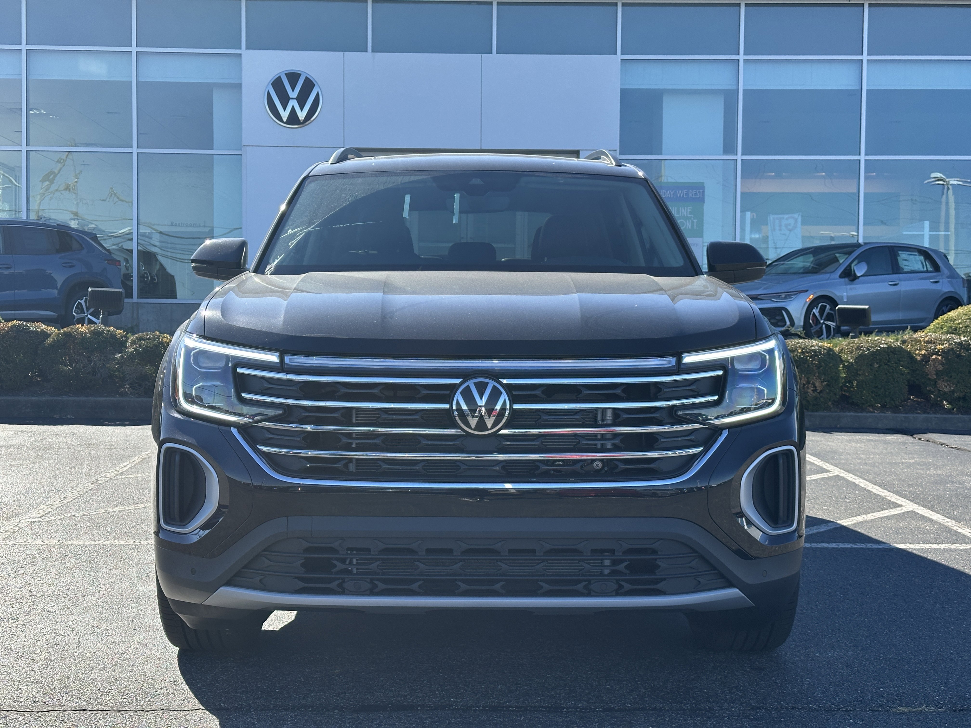 New 2026 Volkswagen Atlas SE image 2