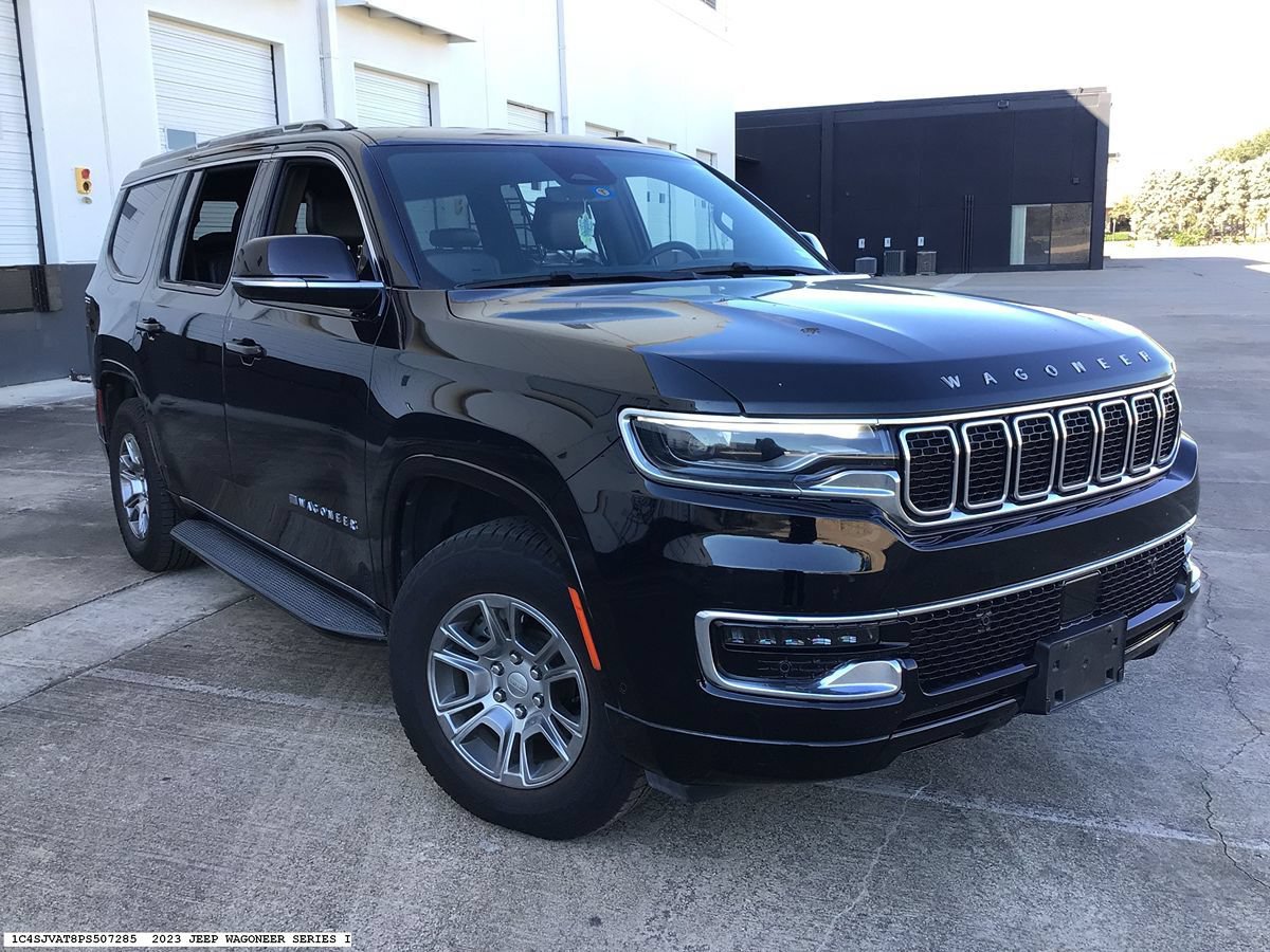 Used 2023 Jeep Wagoneer 4WD image 4