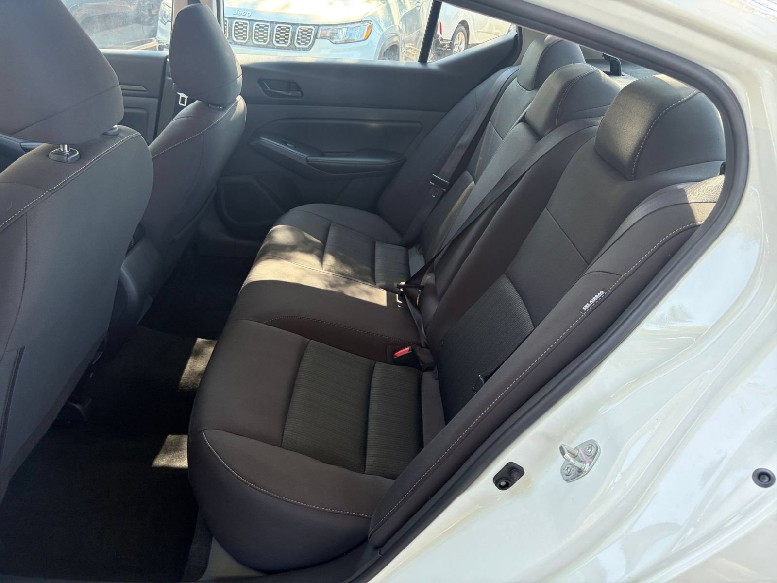 Used 2025 Nissan Altima 2.5 SV FWD image 32