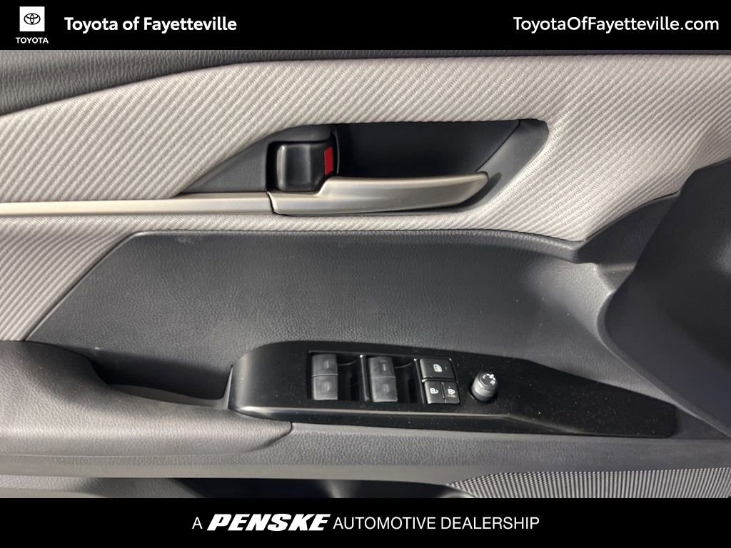 Used 2026 Toyota Camry SE FWD image 25