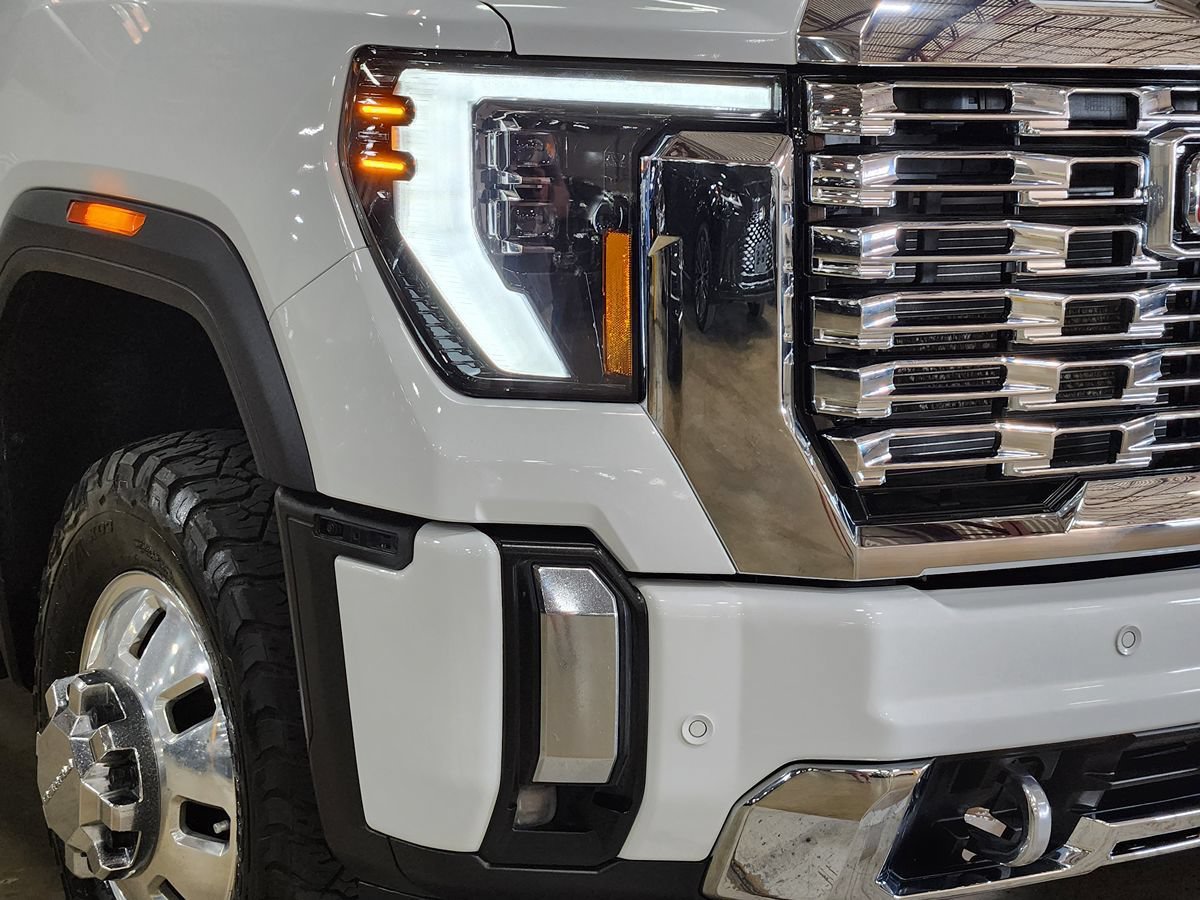 Used 2024 GMC Sierra 3500 Denali w/ Denali Reserve Package AWD/4WD image 13