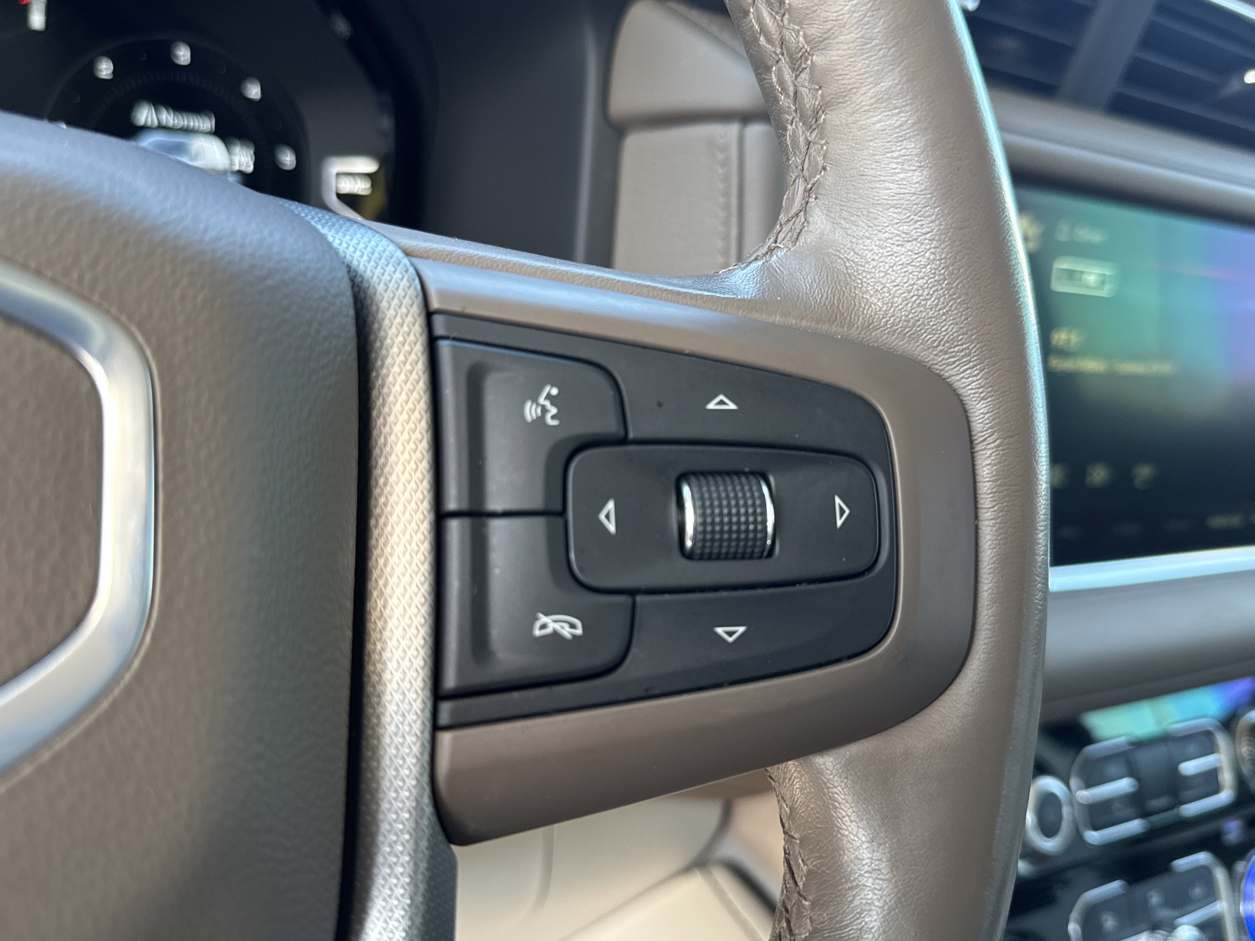 Used 2024 GMC Yukon XL Denali w/ Advanced Technology Package AWD/4WD image 21