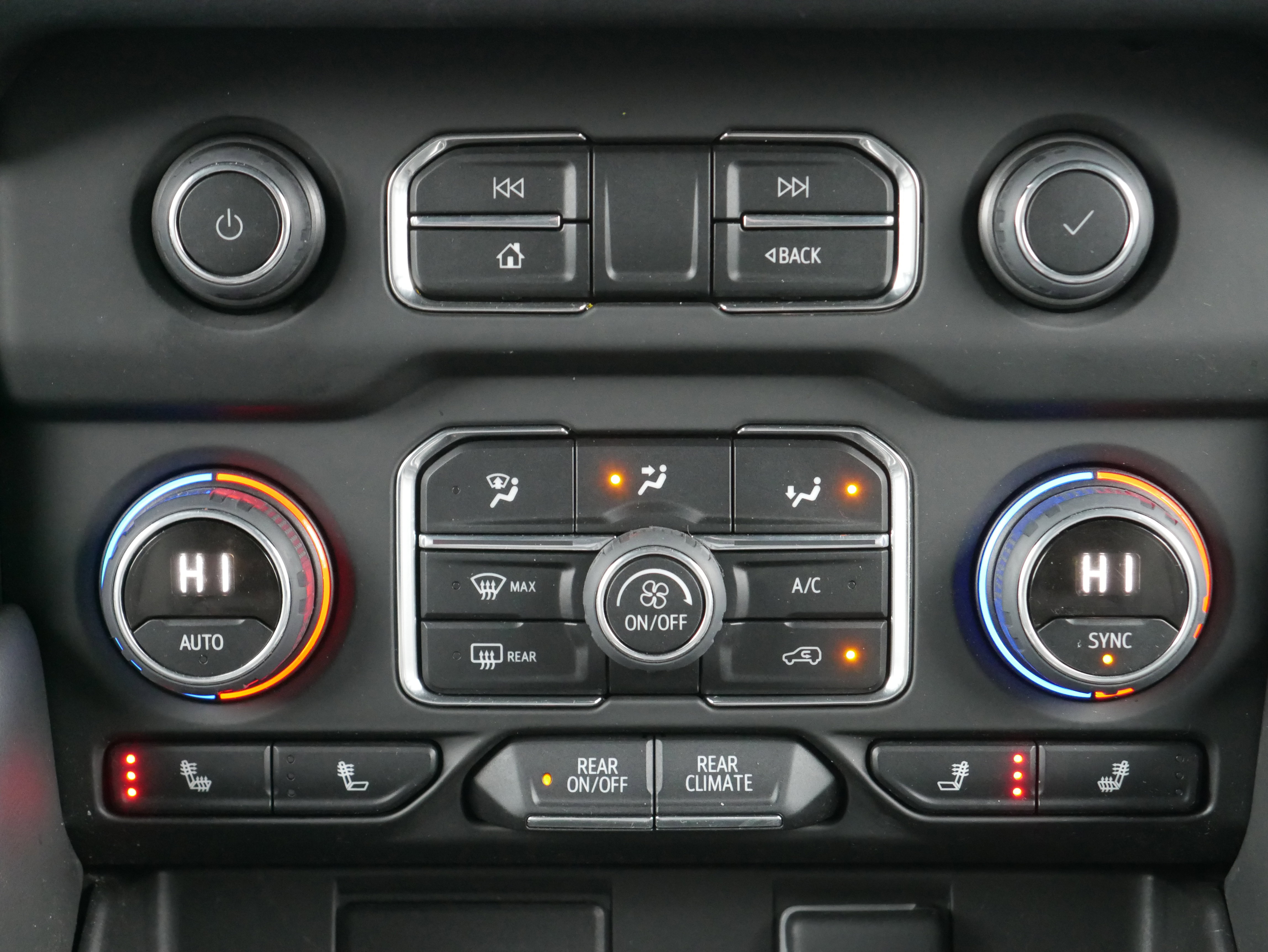 Certified 2023 Chevrolet Suburban RST w/ Luxury Package image 24