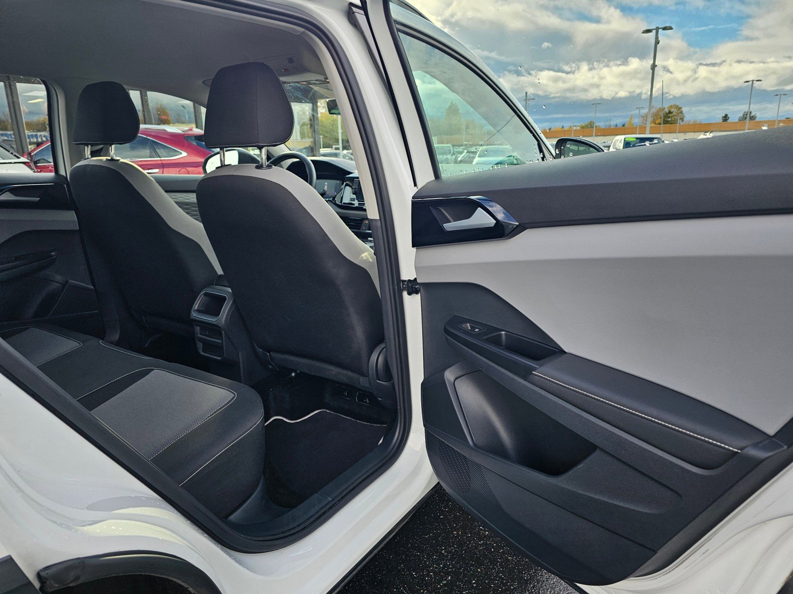 Used 2024 Volkswagen Taos S image 16