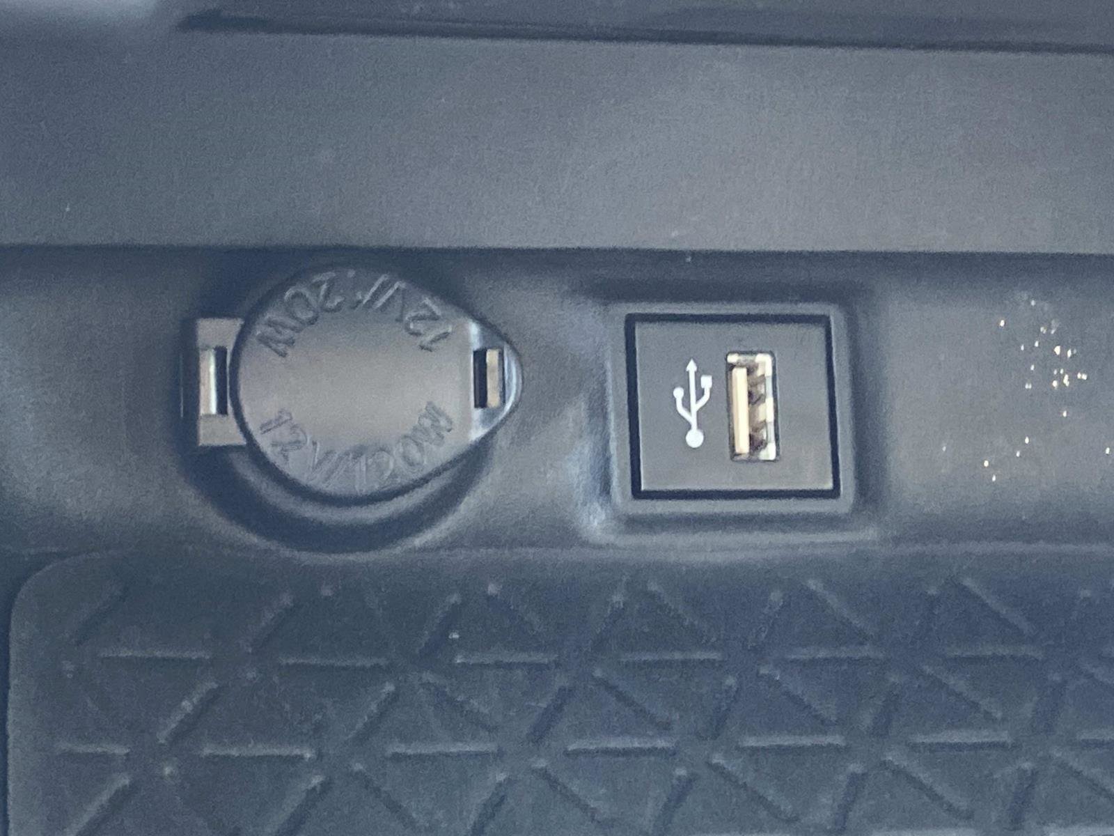 Used 2023 Toyota RAV4 XLE Premium image 32