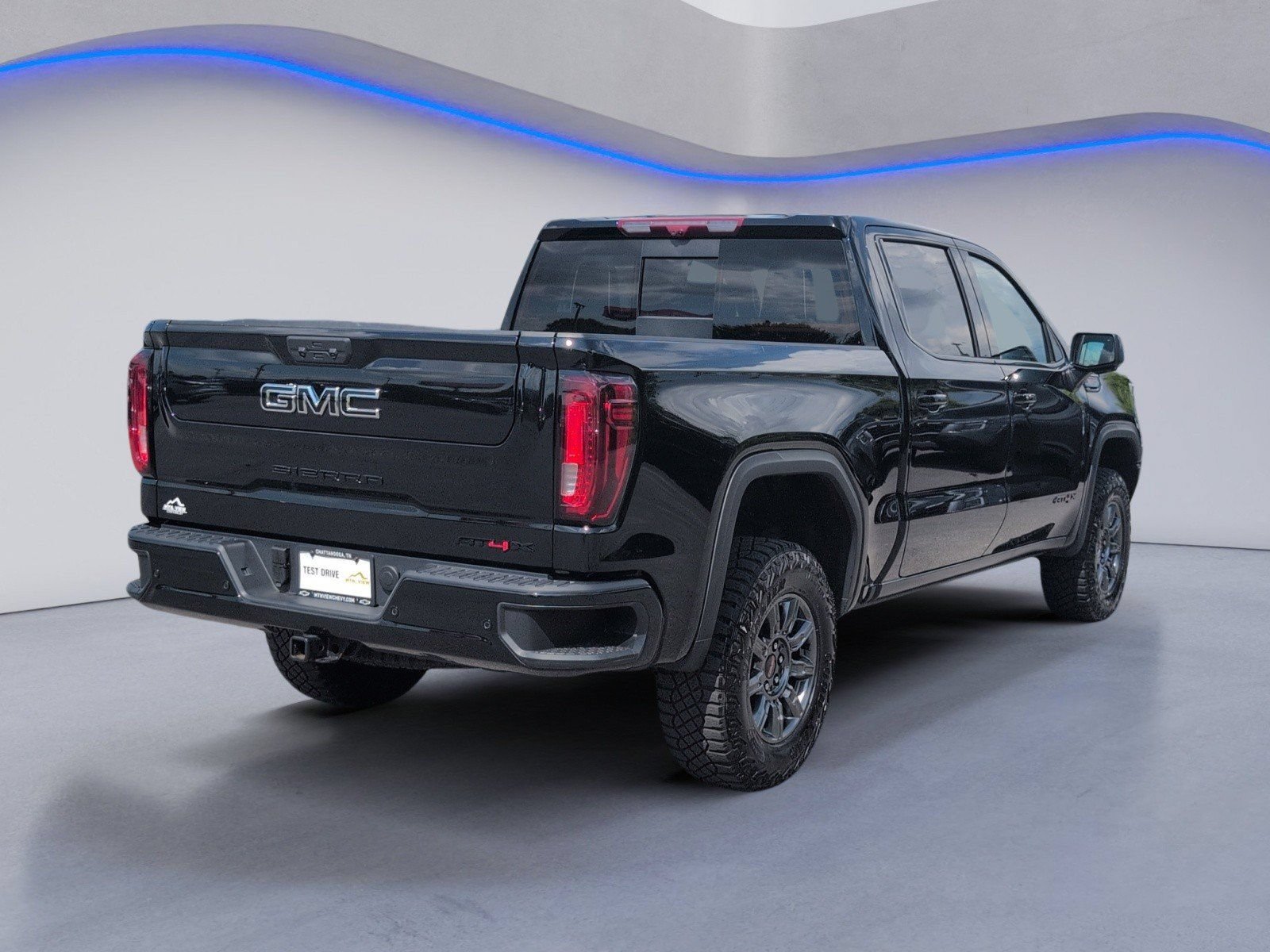 Used 2026 GMC Sierra 1500 AT4X w/ LPO, Black Badging Package AWD/4WD image 9