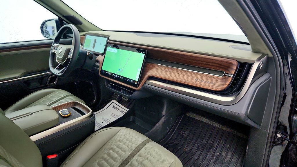 Used 2024 Rivian R1S Adventure image 25