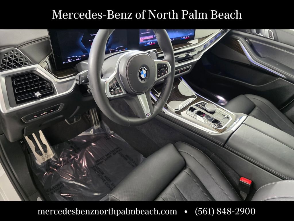 Used 2024 BMW X7 xDrive40i w/ M Sport Package image 10