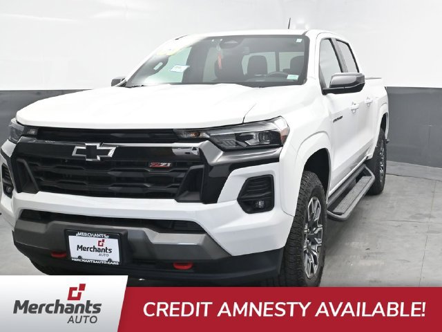 Used 2025 Chevrolet Colorado Z71 AWD/4WD image 2
