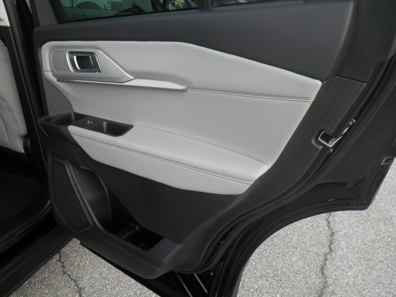 Certified 2025 Ford Explorer Active w/ Active Comfort Package image 25