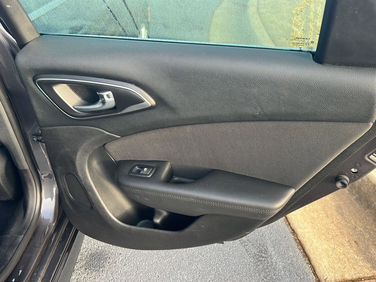 Used 2016 Chrysler 200 Limited image 15