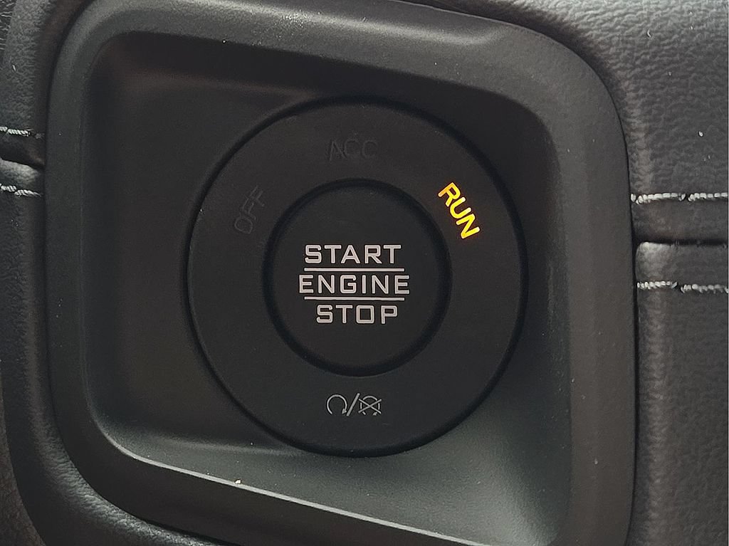 Used 2025 Jeep Wrangler Unlimited Rubicon 392 AWD/4WD image 33