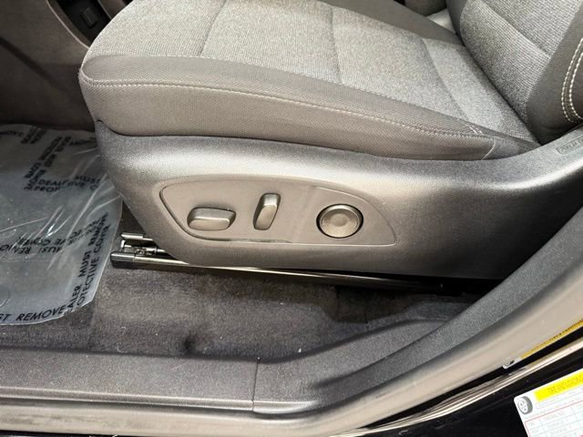 Used 2025 GMC Acadia Elevation image 13