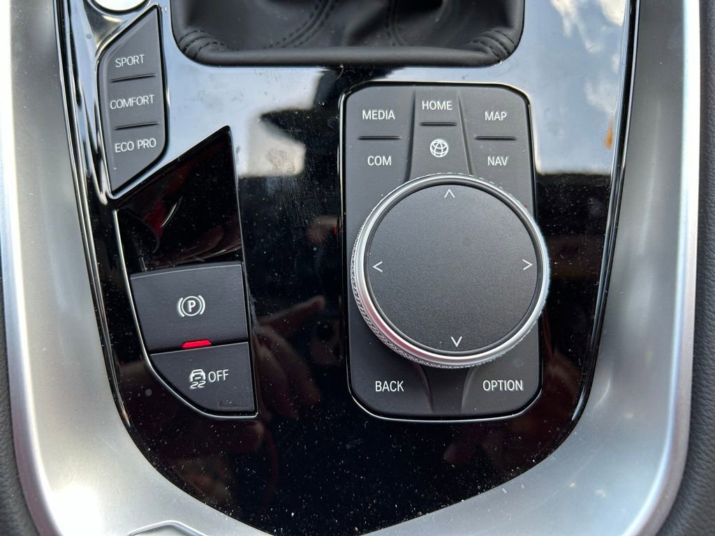 Used 2025 BMW Z4 M40i w/ Edition RWD image 29