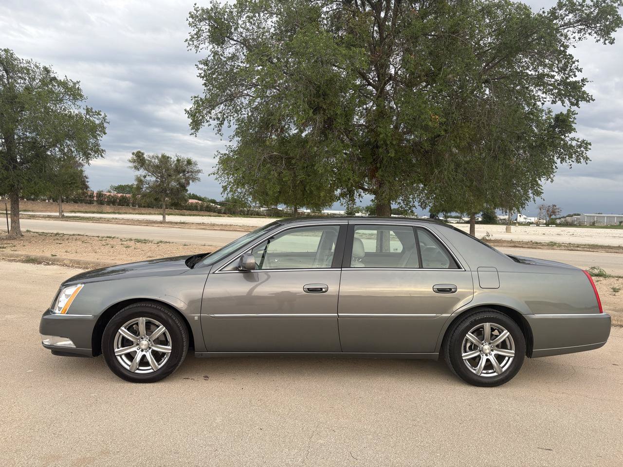 Used 2006 Cadillac DTS FWD image 14