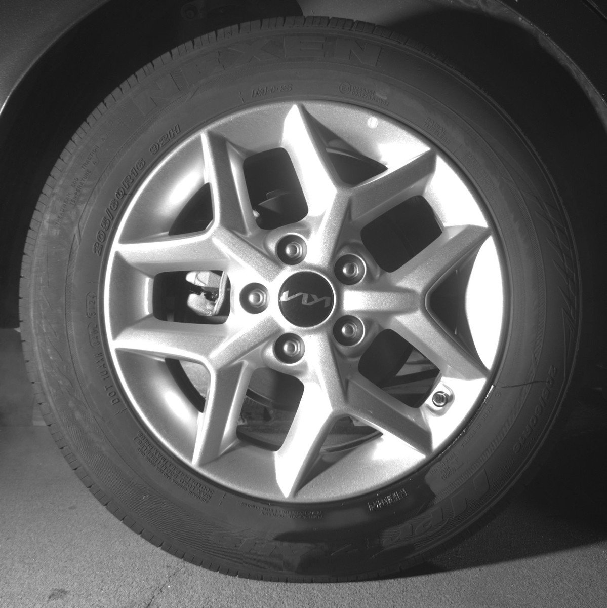 Used 2025 Kia Soul LX w/ LX Technology Package FWD image 15