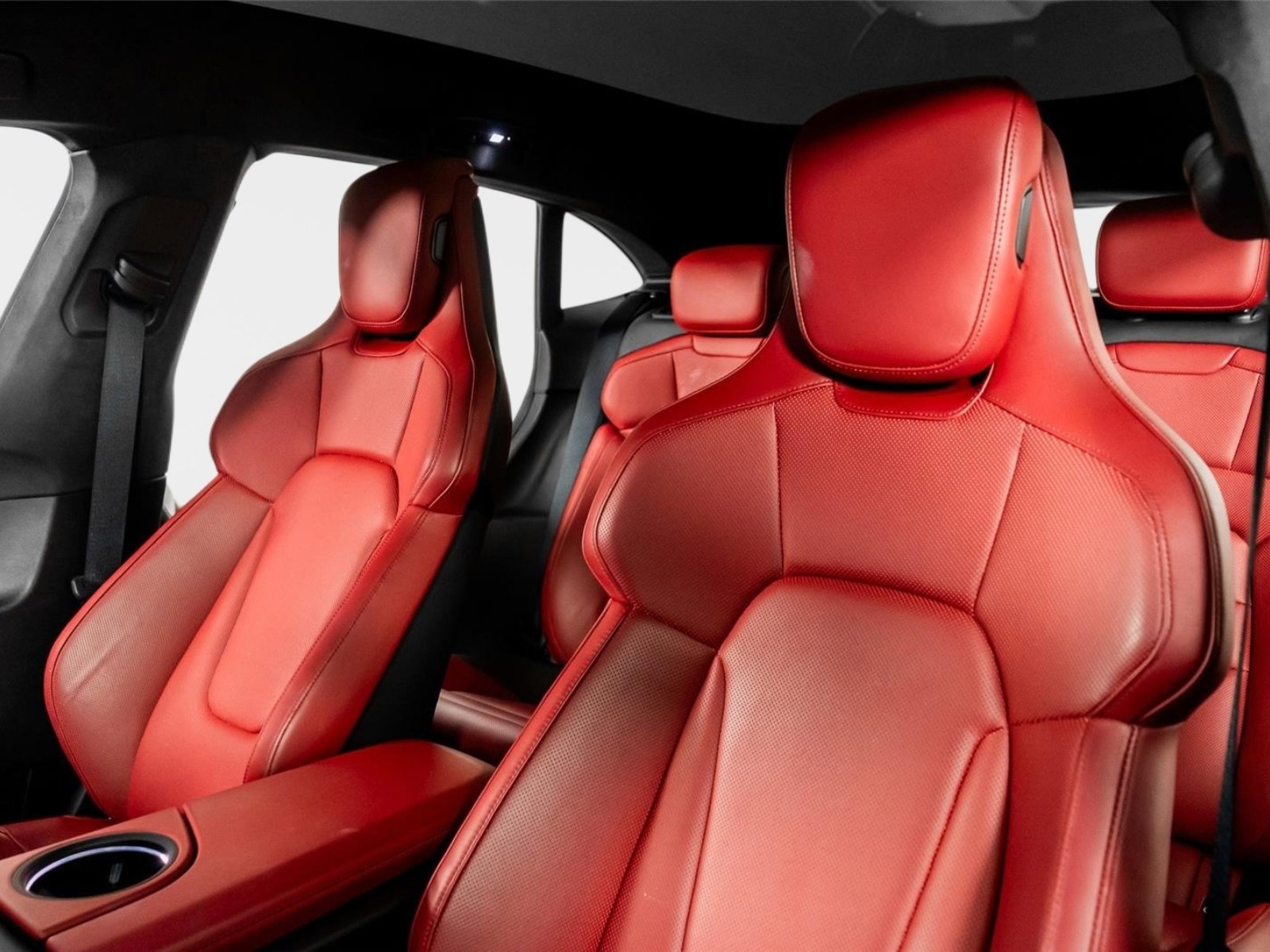 Used 2023 Porsche Taycan GTS w/ Technology Package image 3