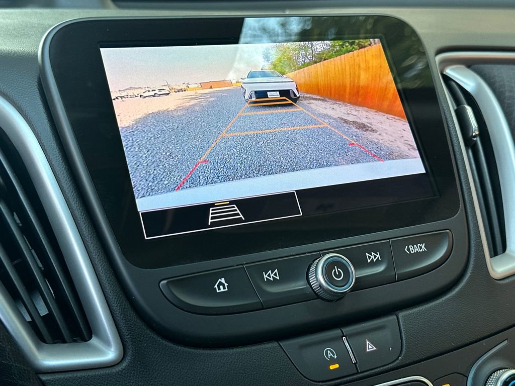 Used 2024 Chevrolet Malibu LT image 9