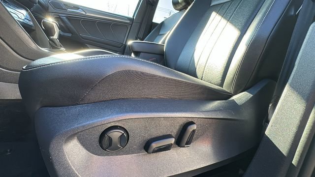 Used 2024 Volkswagen Tiguan SE R-Line image 23