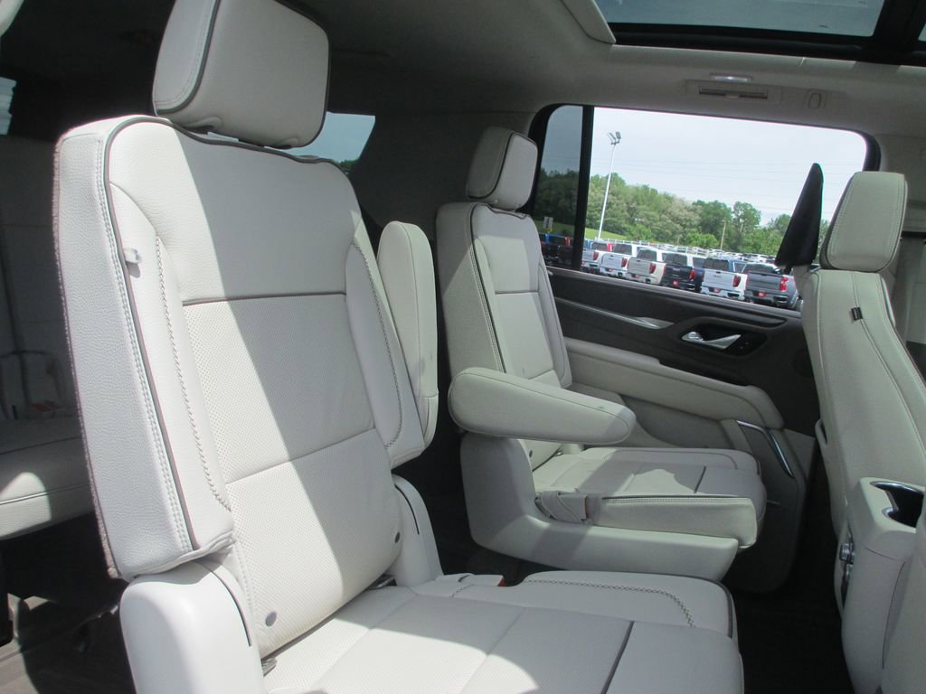 Used 2021 GMC Yukon XL Denali w/ Denali Ultimate Package AWD/4WD image 27