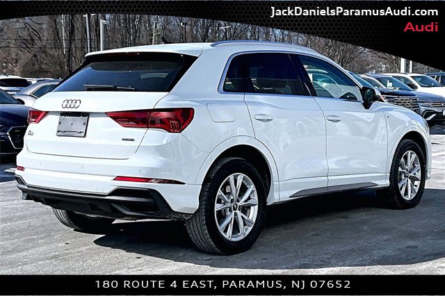 Used 2023 Audi Q3 2.0T Premium w/ Convenience Package image 2