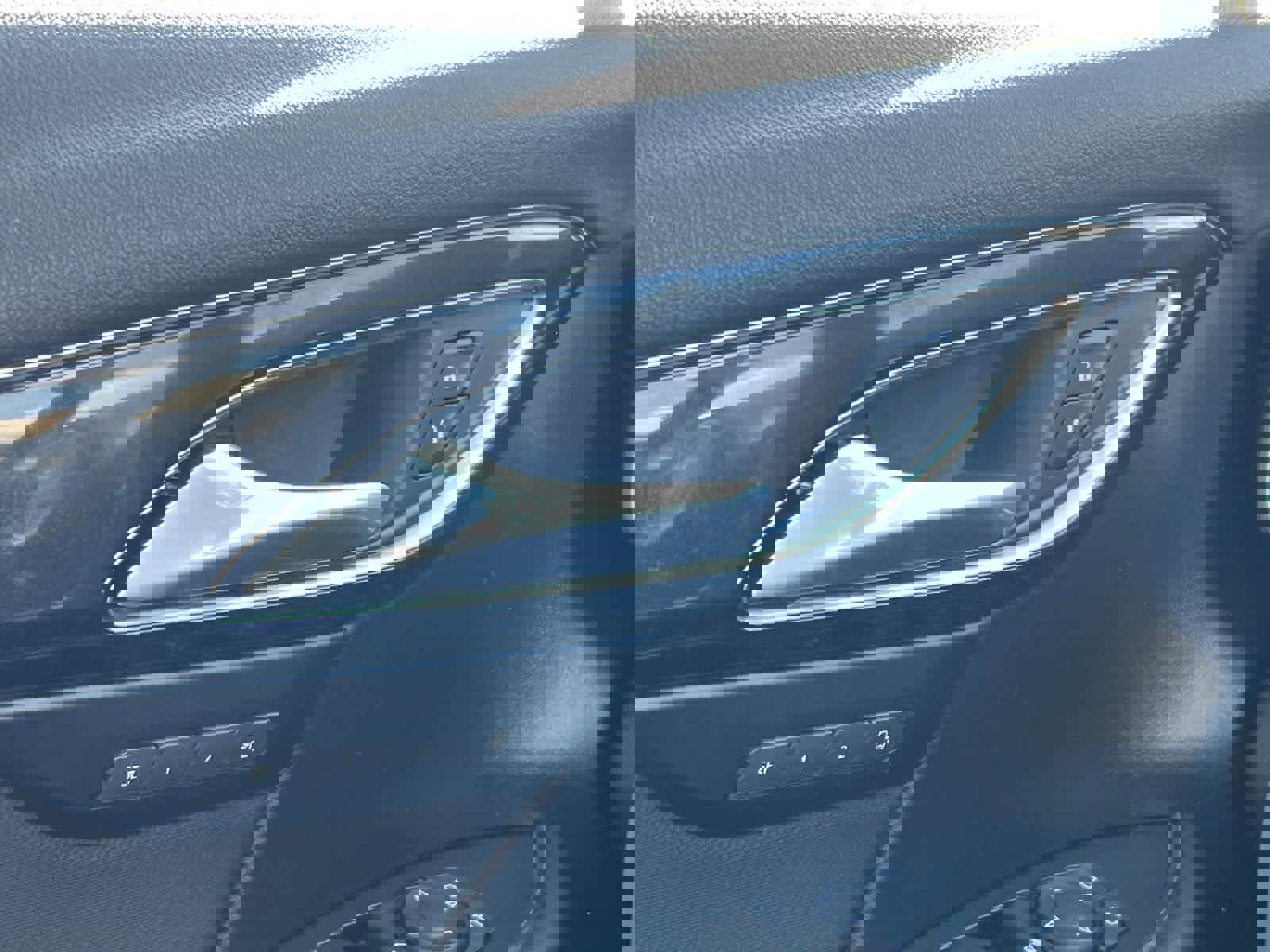 Certified 2025 Buick Envision Preferred image 24