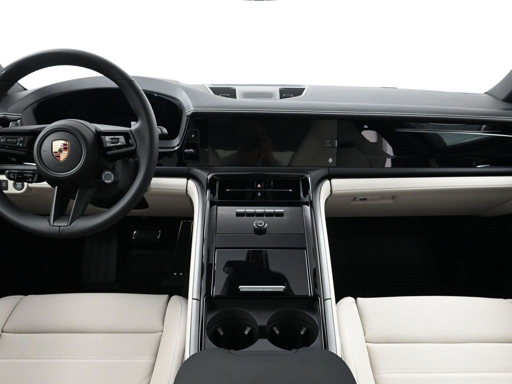 New 2025 Porsche Panamera 4 image 9