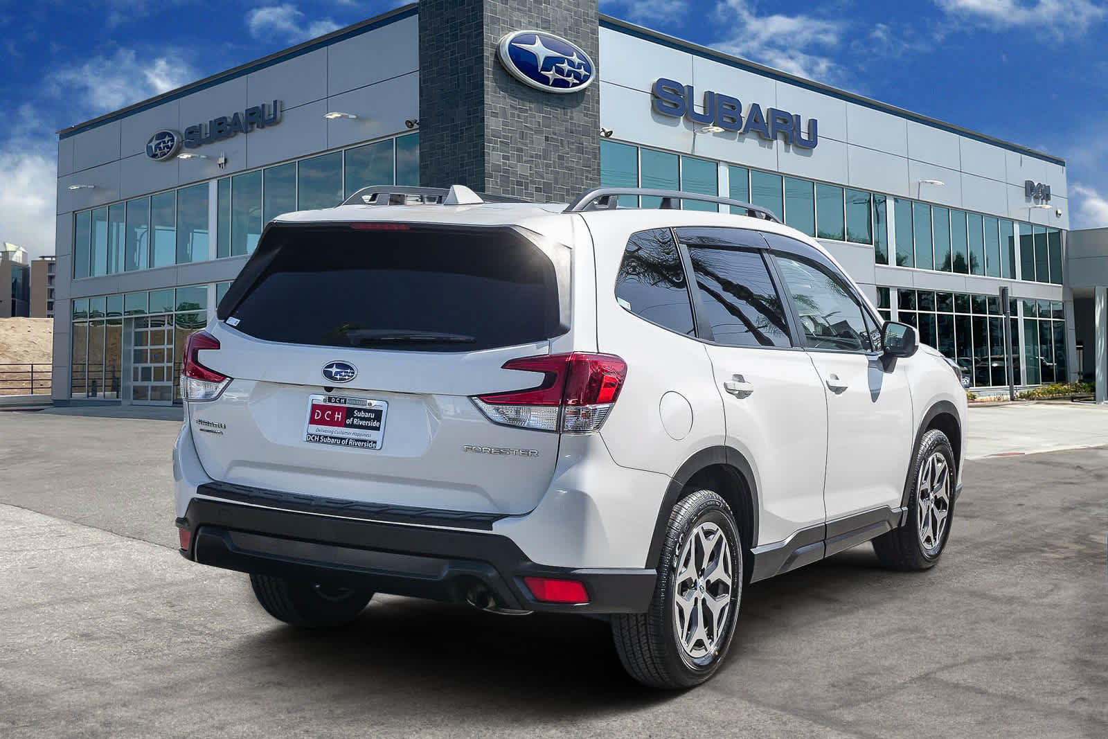 Used 2023 Subaru Forester Premium AWD/4WD image 4