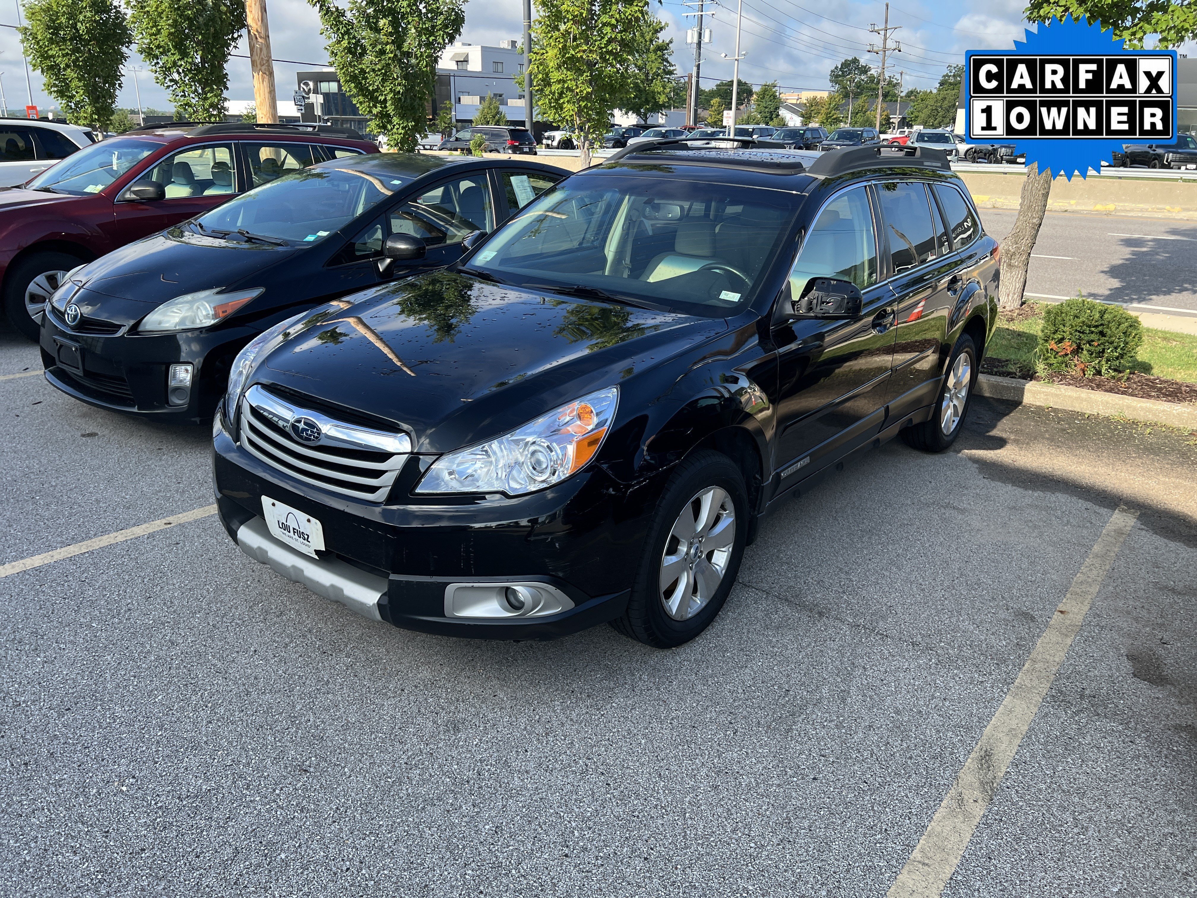 Used 2012 Subaru Outback 3.6R Limited w/ Moonroof Pkg AWD/4WD image 2