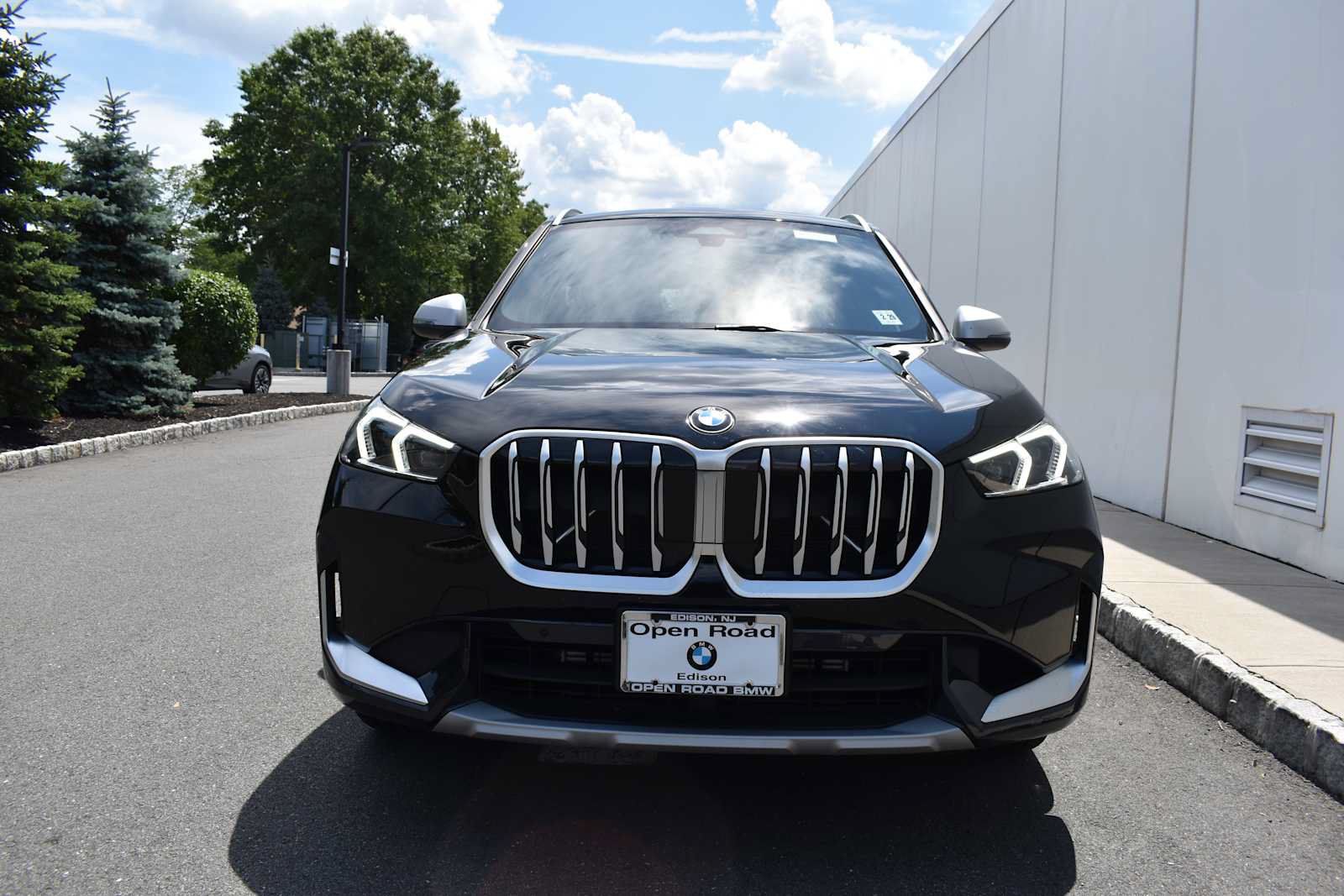 Used 2024 BMW X1 xDrive28i w/ Convenience Package AWD/4WD image 2