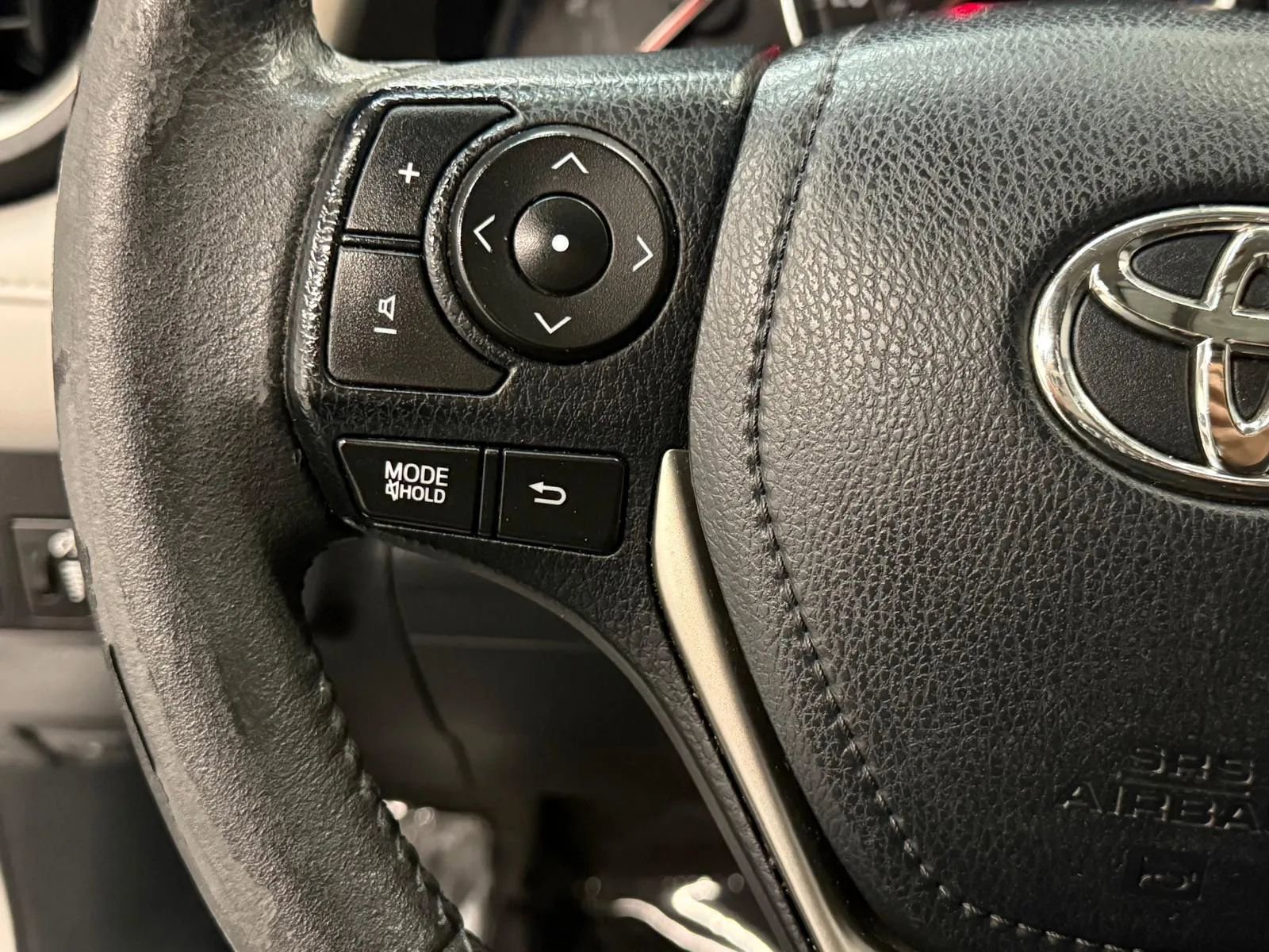 Used 2015 Toyota RAV4 Limited image 26